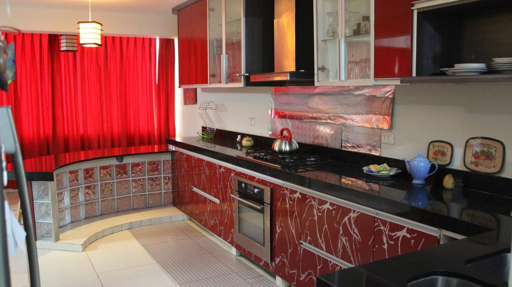 Taytaypa Rooms & Apartments Lima Airport Luaran gambar